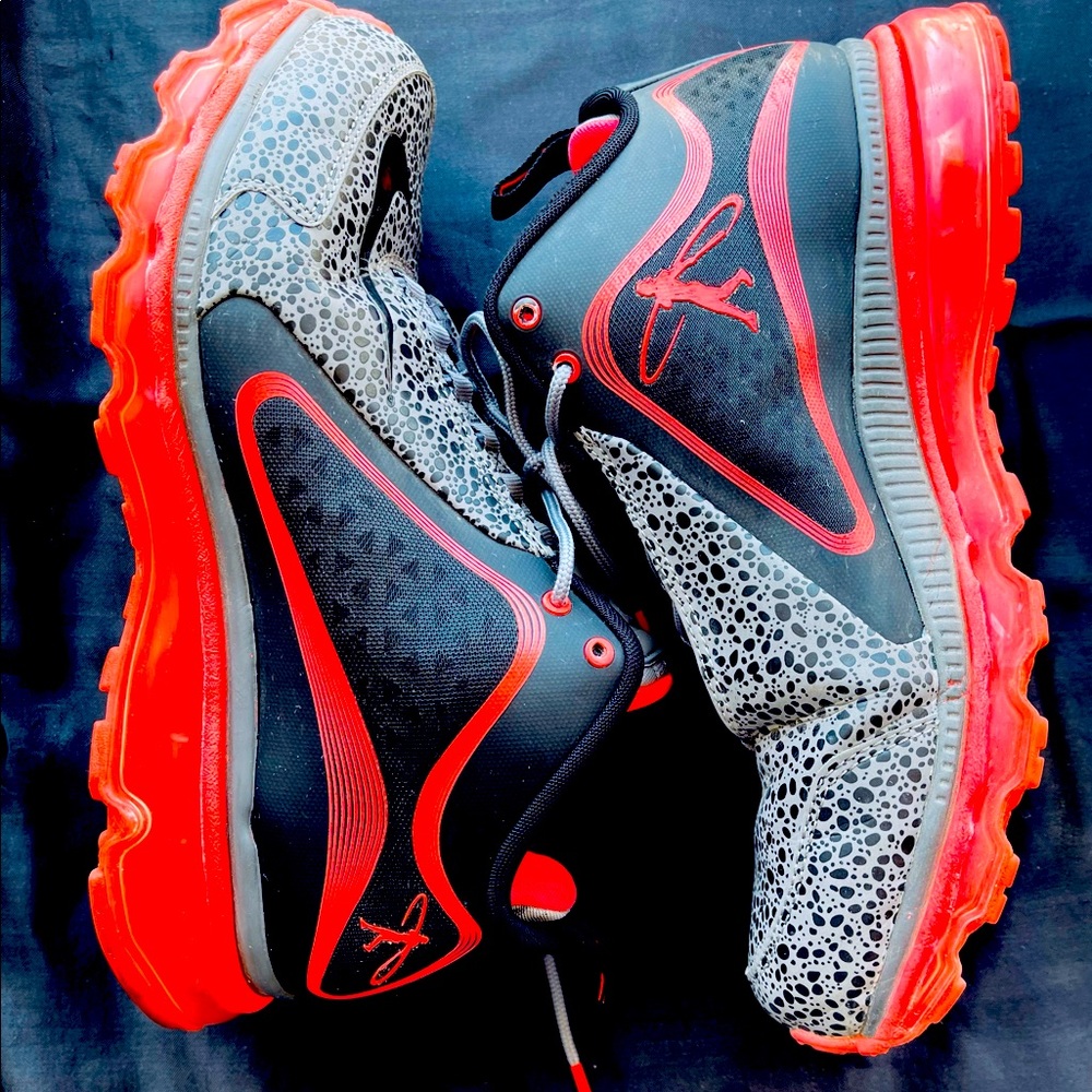 Nike Griffey lows size 9 mens